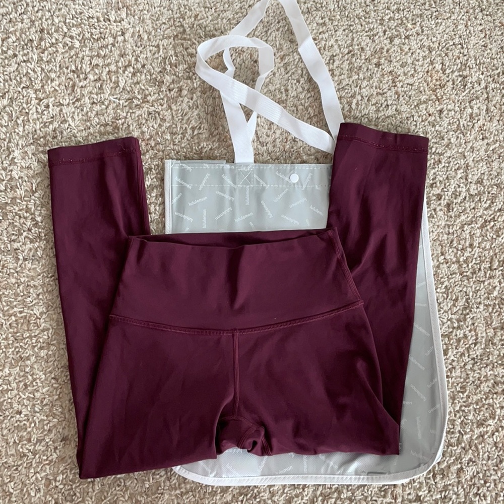 ✨Lululemon athletic crop leggings